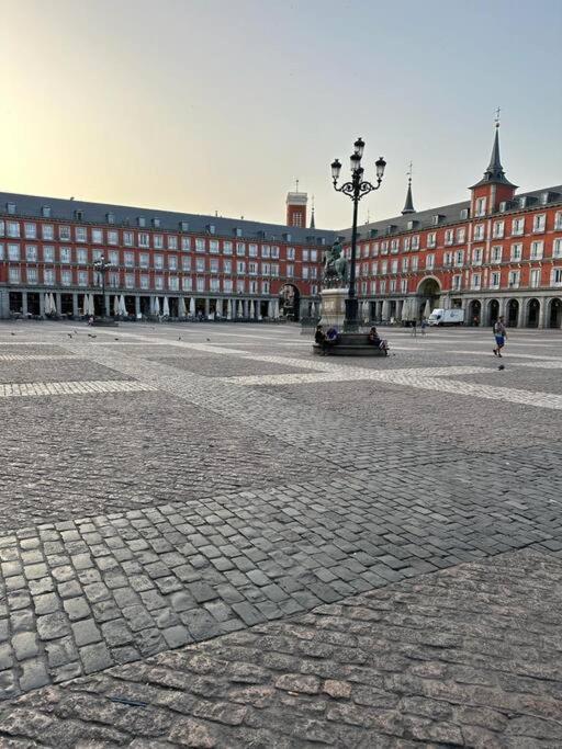 Economico Piso En Madrid Centro Lägenhet Exteriör bild